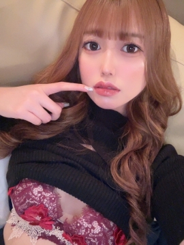 藤咲　くるみ